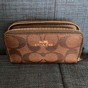 Coach - small double-zip wallet